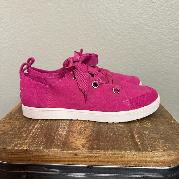 New Koolaburra by UGG Canvas Suede Ribbon Lace Sneakers - Picture 1 of 10
